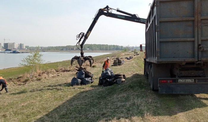 80 тонн мусора вывезли с Чертугеевского полуострова в Иркутске 80 тонн мусора вывезли с Чертугеевского полуострова в Иркутске